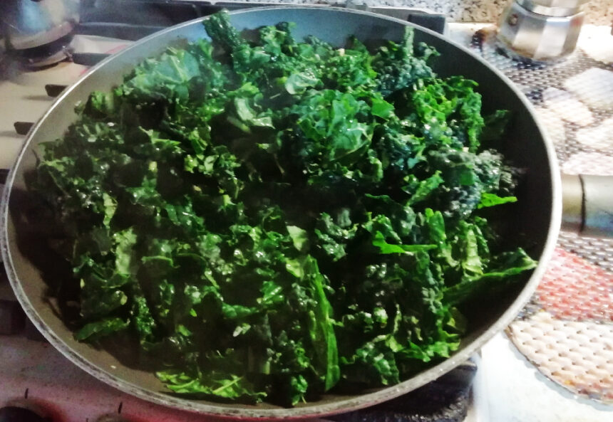 Fette di pane ai legumi con cavolo nero