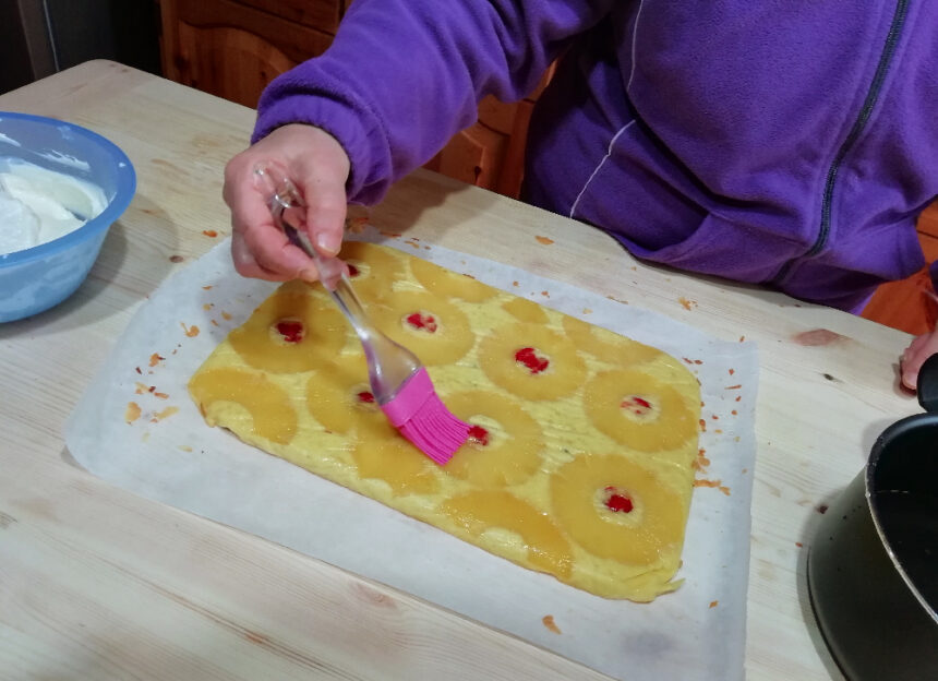 Rotolo cheesecake all’ananas