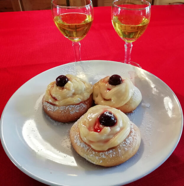 Zeppole di san Giuseppe alla crema