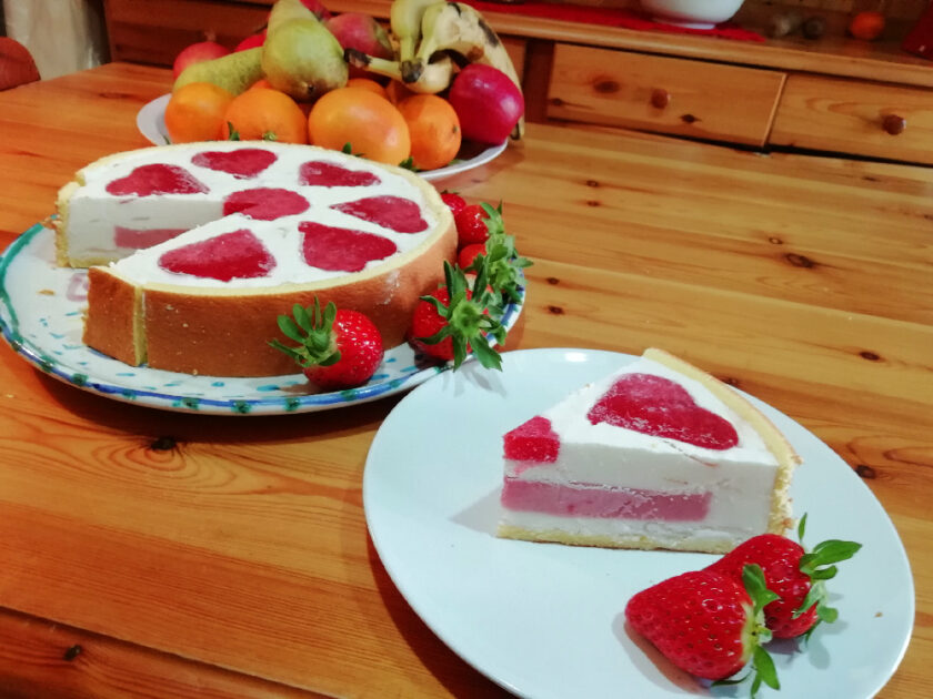 Semifreddo alle fragole con panna e yogurt