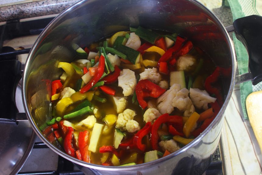 Giardiniera di verdure in agrodolce