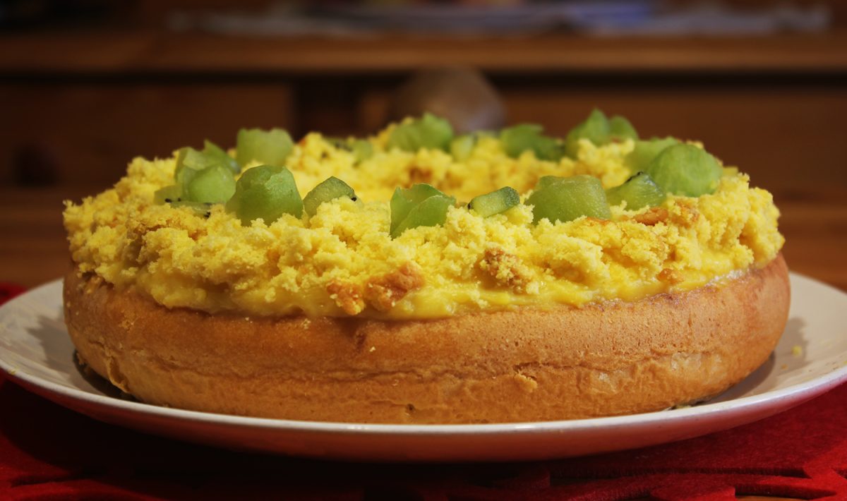 Ciambellone al kiwi e crema al limone