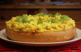 Ciambellone al kiwi e crema al limone